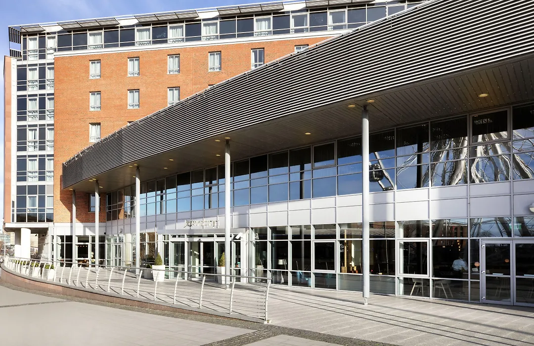 Leonardo Hotel Liverpool-1